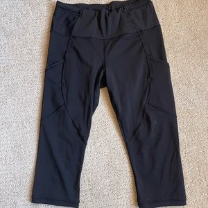 Lulu lemon capris black leggings size 8